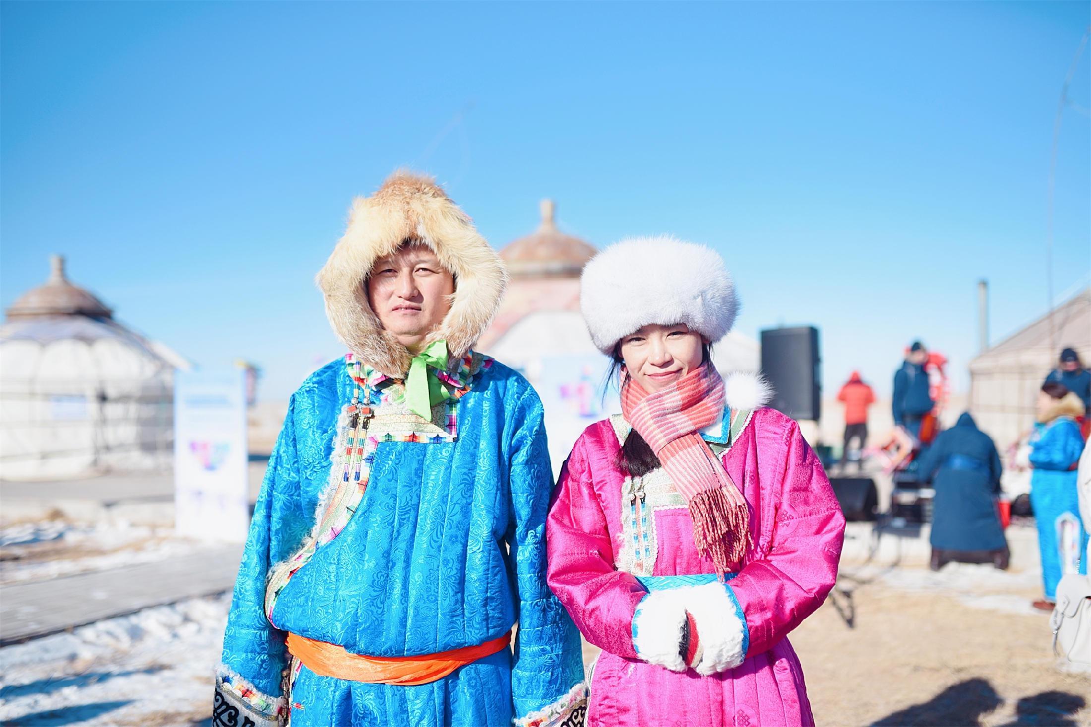 蒙古摔跤vs中国摔跤，从直播视频里看懂两种力与美的较量